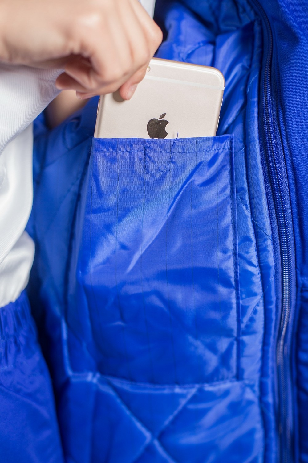 冬季棉服防靜電細節(jié)展示