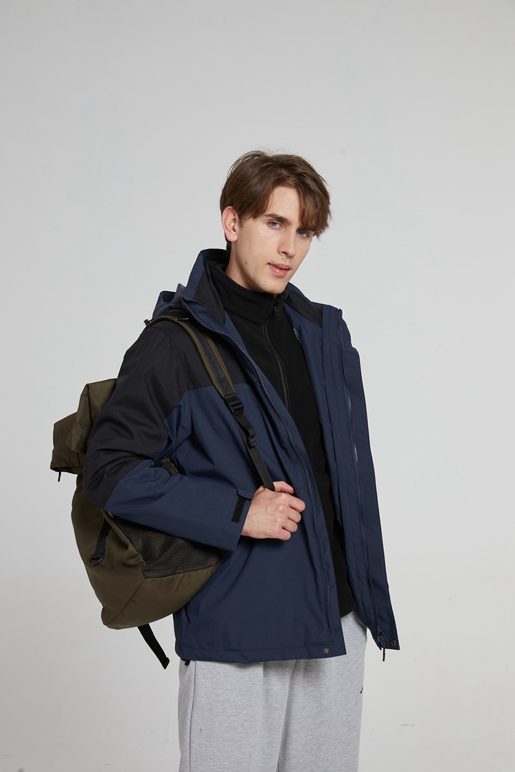 男款沖鋒衣模特上身效果圖 男款沖鋒衣模特上身效果圖