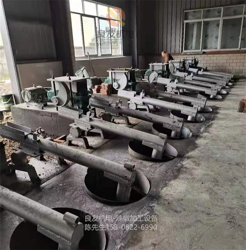 設(shè)備安裝施工現(xiàn)場(chǎng)